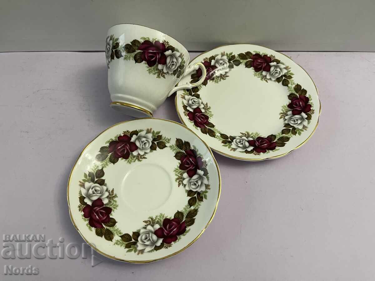 Аукцион Английски троен сет за чай