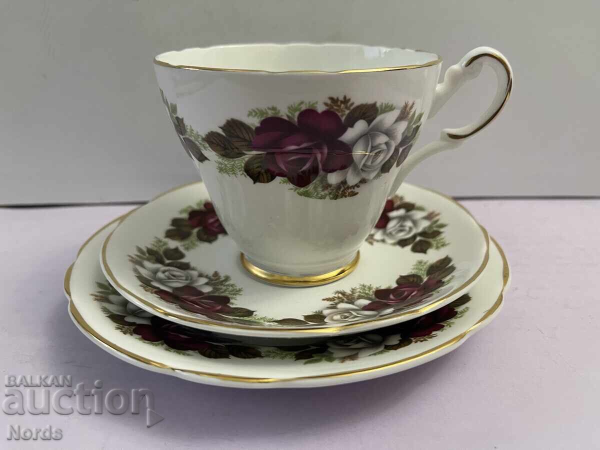 Αγγλικό τριπλό σετ τσαγιού με τιμή € 0.01 | 0.02 BGN