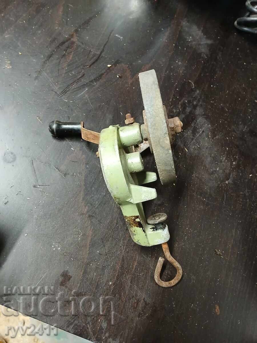 Аукцион Ръчен шмиргел от соца