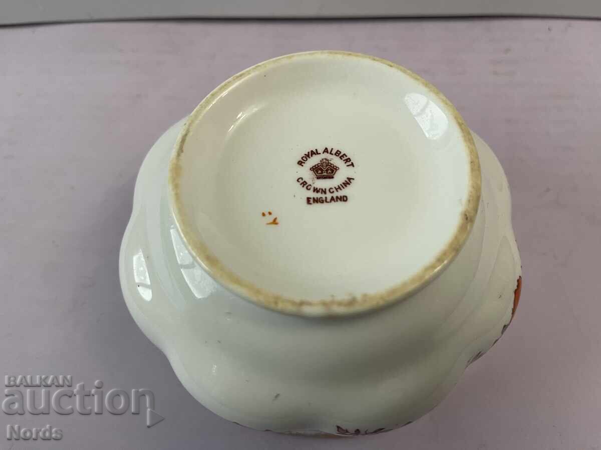 Auction  ROYAL ALBERT Vintage Porcelain Bowl