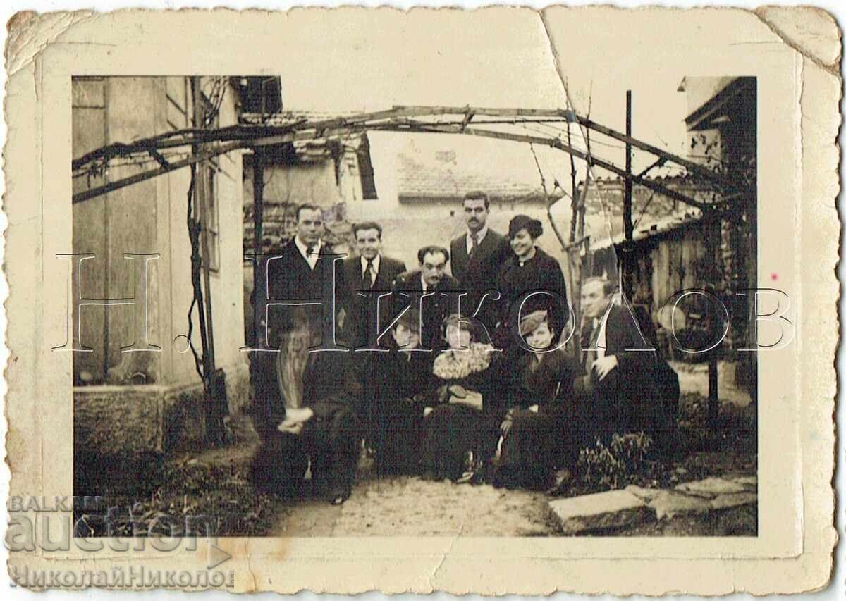 1937 МАЛКА СТАРА СНИМКА СОФИЯ УЛ. "ГЕНЕРАЛ СТОЛЕТОВ" 92 Е780