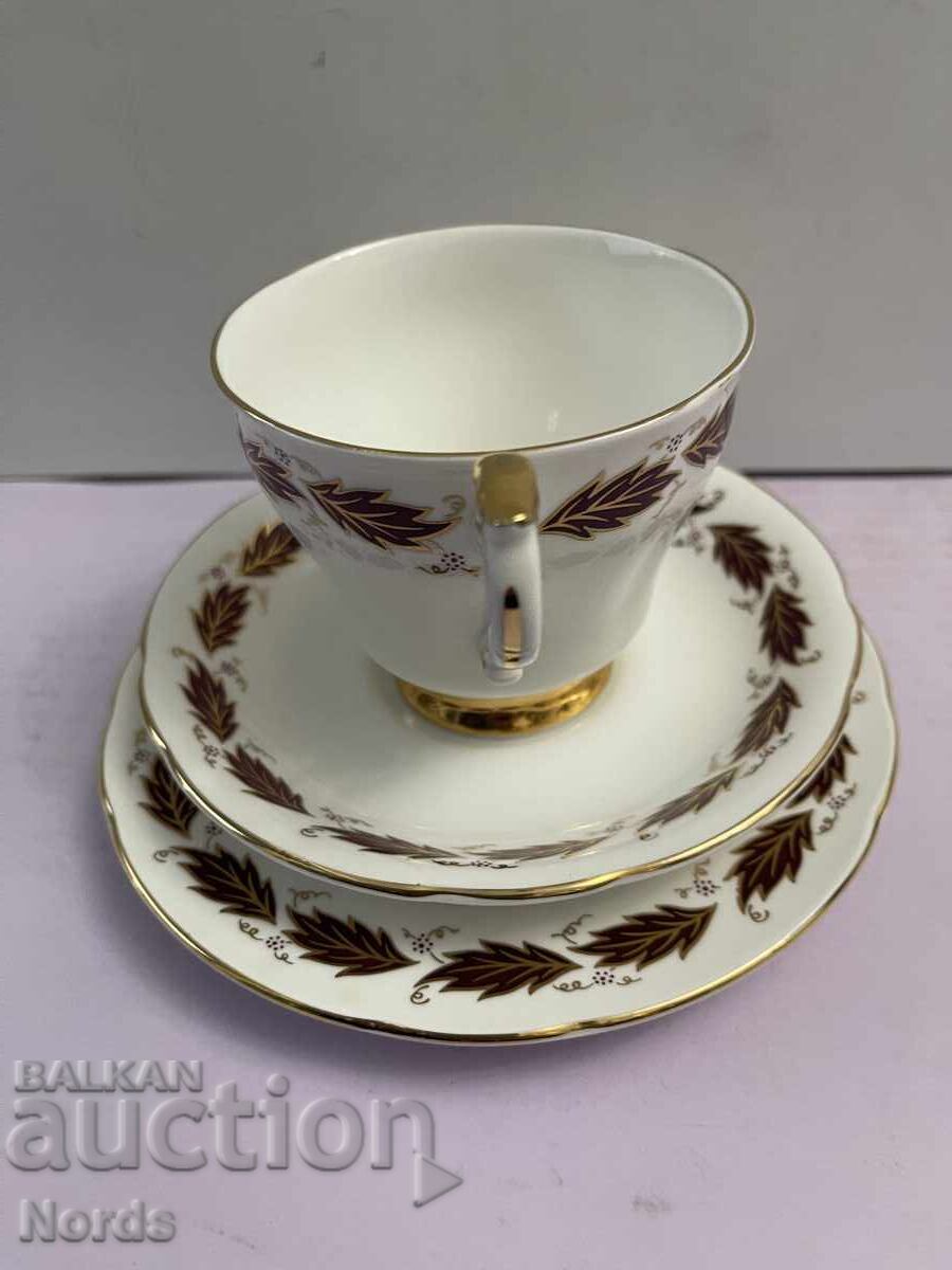 Licitație Set de ceai triplu Paragon englezesc Licitație Set de ceai triplu Paragon englezesc