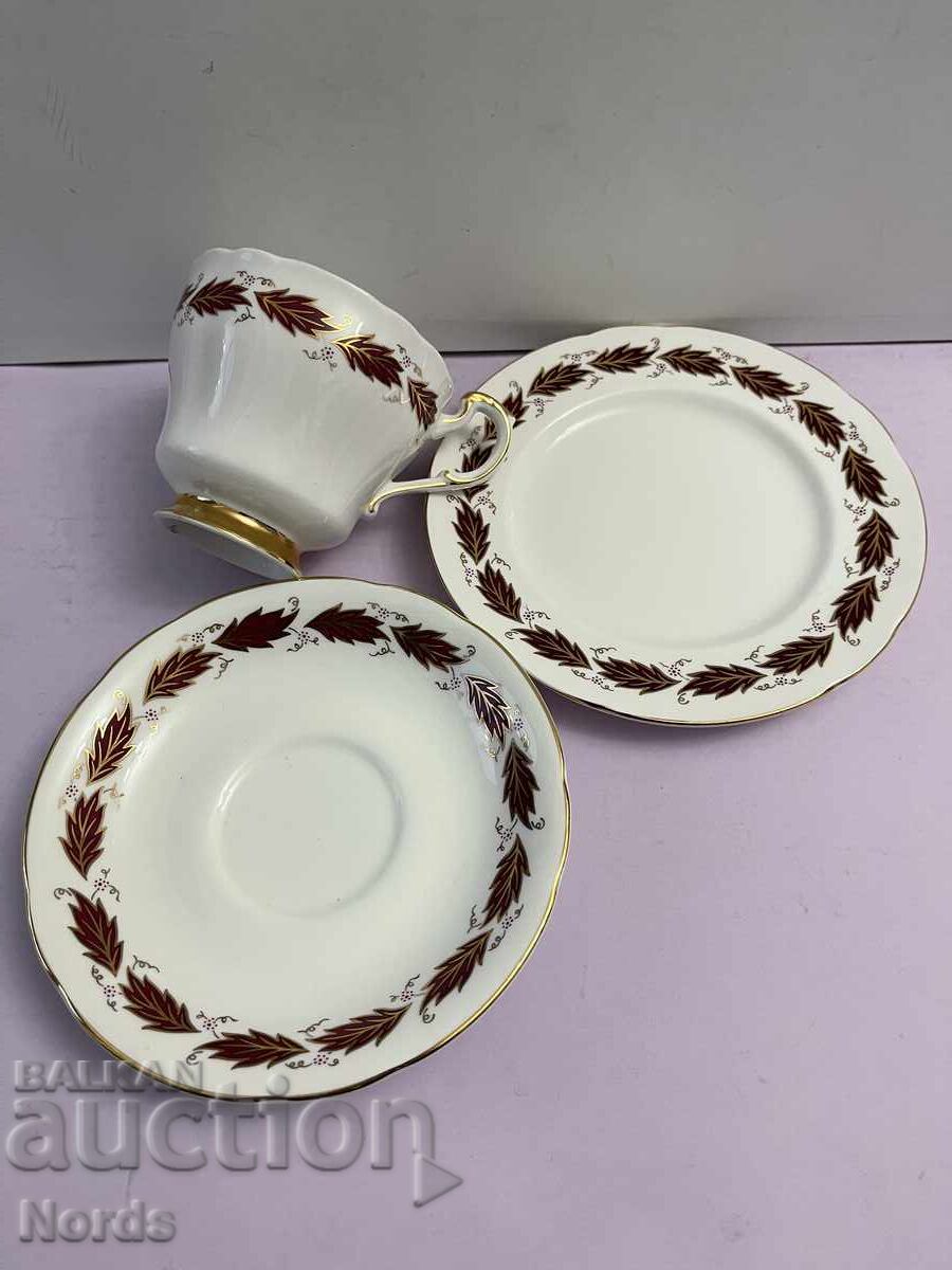 Livrarea Set de ceai triplu Paragon englezesc Livrarea Set de ceai triplu Paragon englezesc