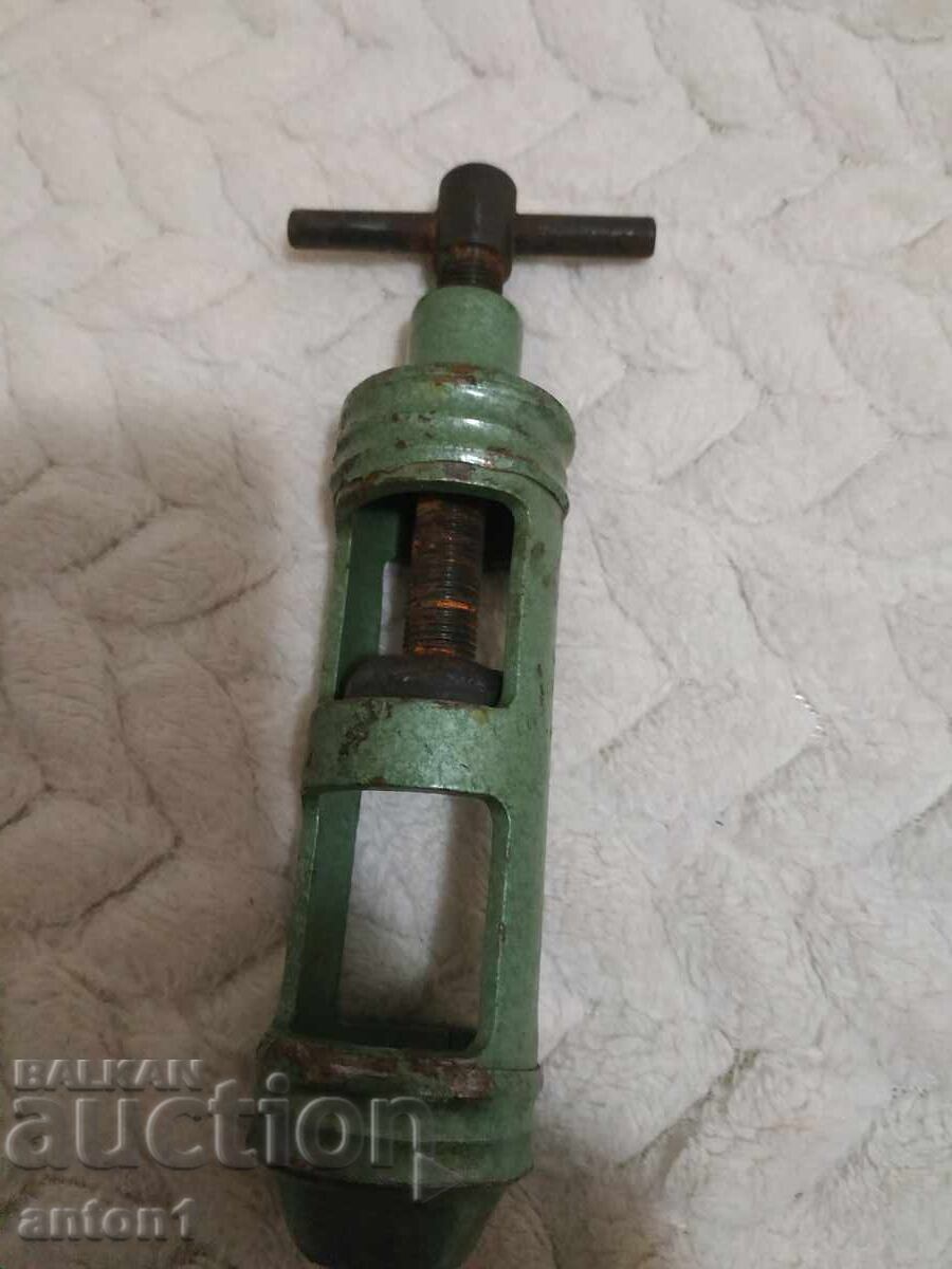 Mașină de tuns pentru 12 cal cu preț € 11.00 | 21.51 BGN