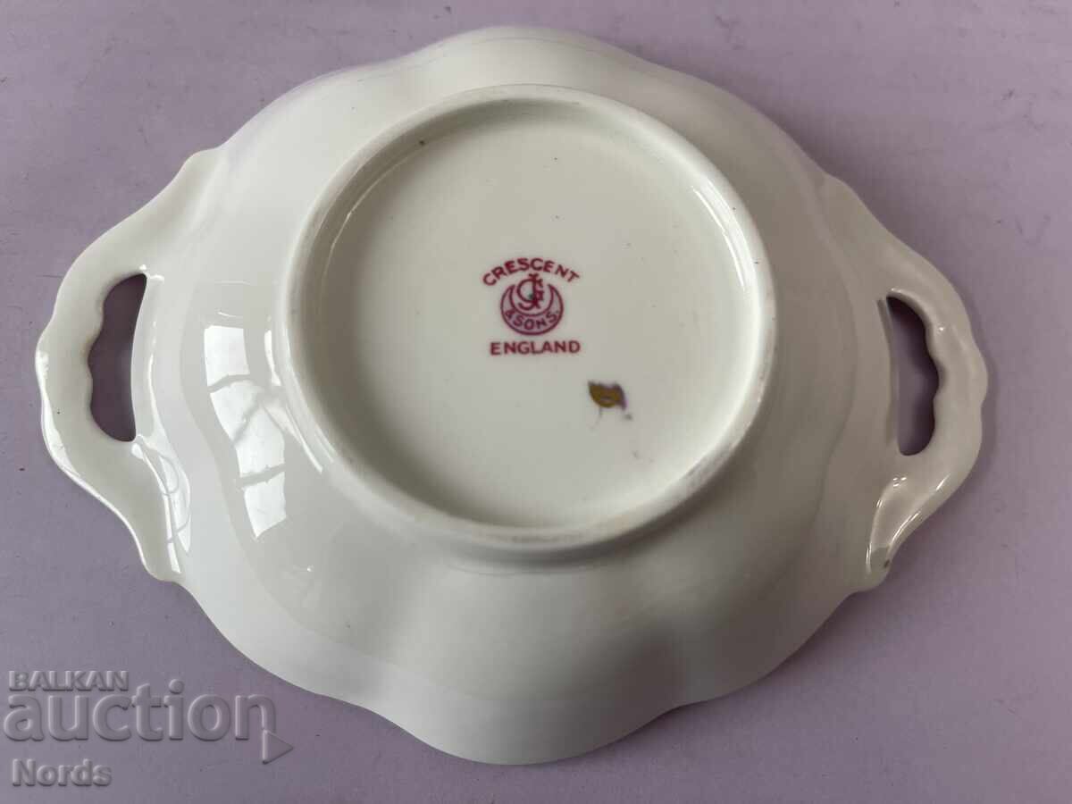 Δημοπρασία Ένα όμορφο πορσελάνινο πιατάκι Δημοπρασία Ένα όμορφο πορσελάνινο πιατάκι