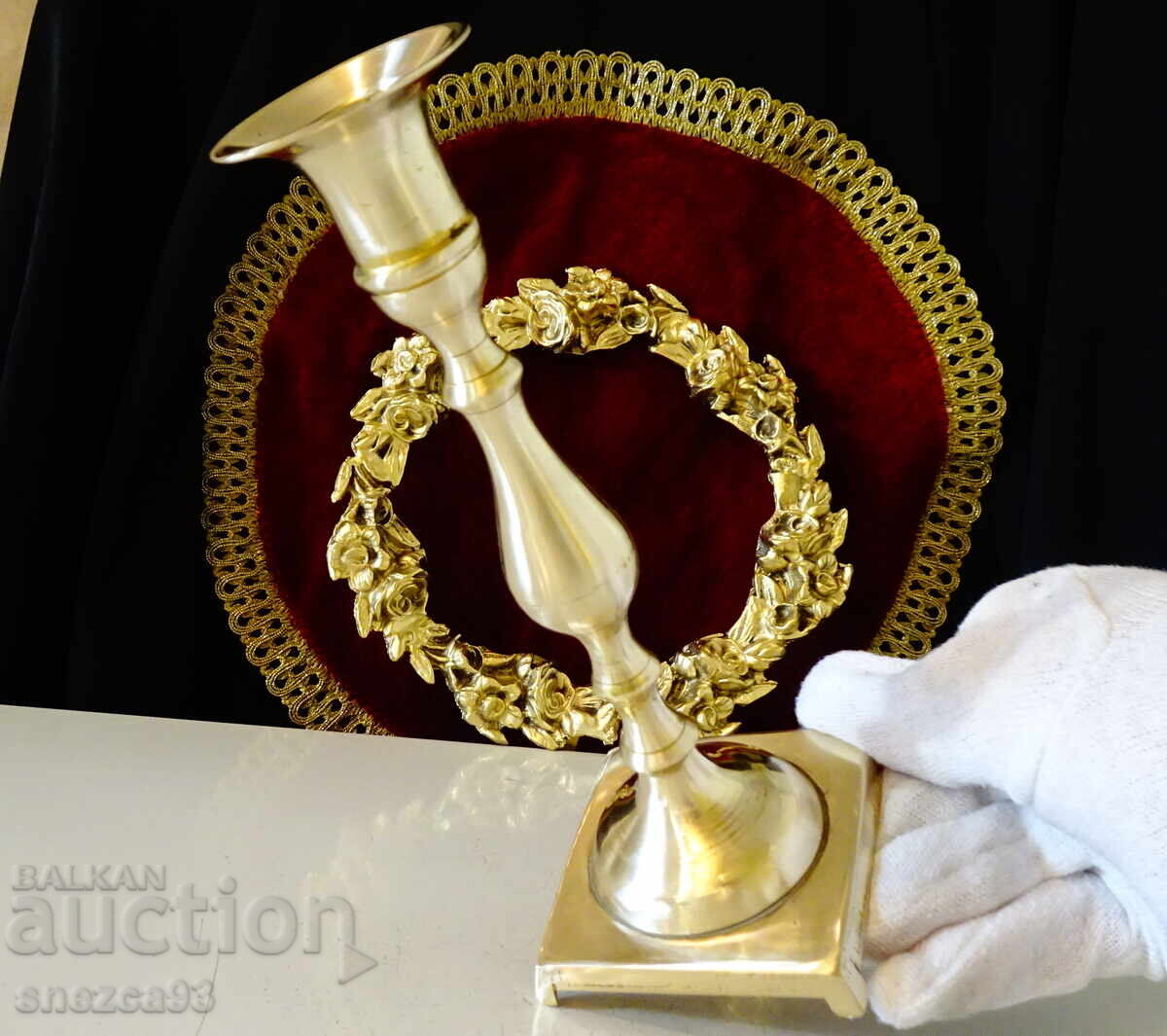 Викториански бронзов свещник на крачета. с цена € 12.30 | 24.06 лв.