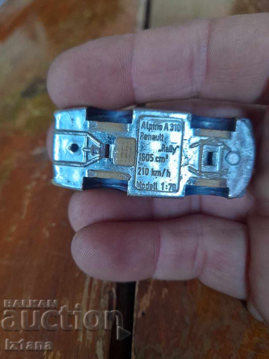 Old Renault Alpine A310 - 7