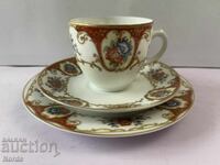 Ένα όμορφο τριπλό σετ τσαγιού