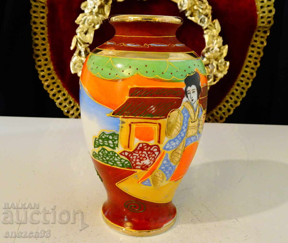 Vază Satsuma, porțelan os japonez, aur cu preț € 18.00 | 35.20 BGN