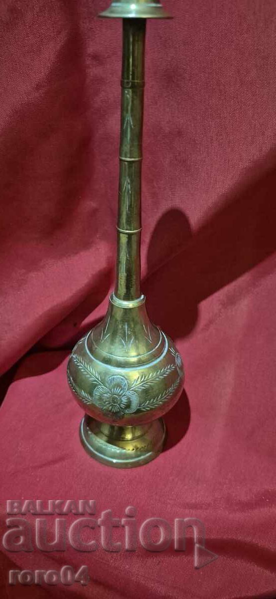 Livrarea Recipient pentru parfum - Apă de trandafiri