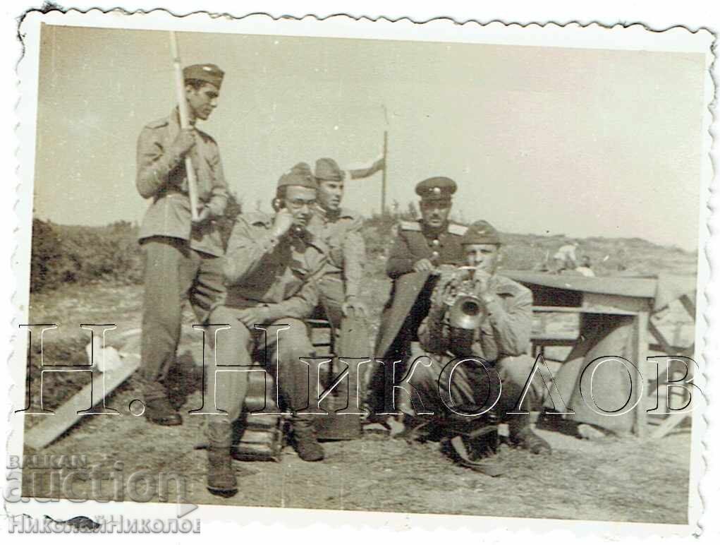 МАЛКА СТАРА СНИМКА ВОЕННИ ВОЙНИШКИ ЖИВОТ Е789