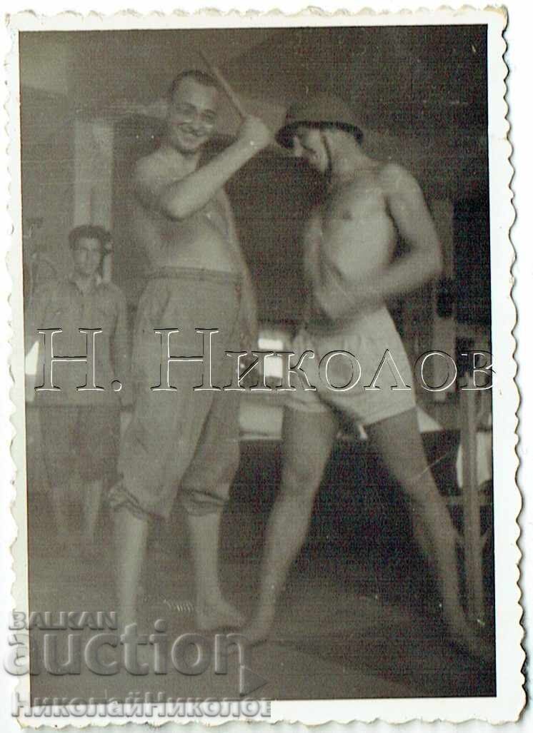 MICĂ POZĂ VECHE VIAȚA MILITARĂ DE SOLDAT E797