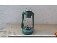 ΚΟΡΠΟΥΣ ΑΠΟ ΣΟΤΣ. ΣΤΡΑΤΙΩΤΙΚΟ ΦΑΝΑΡΙ