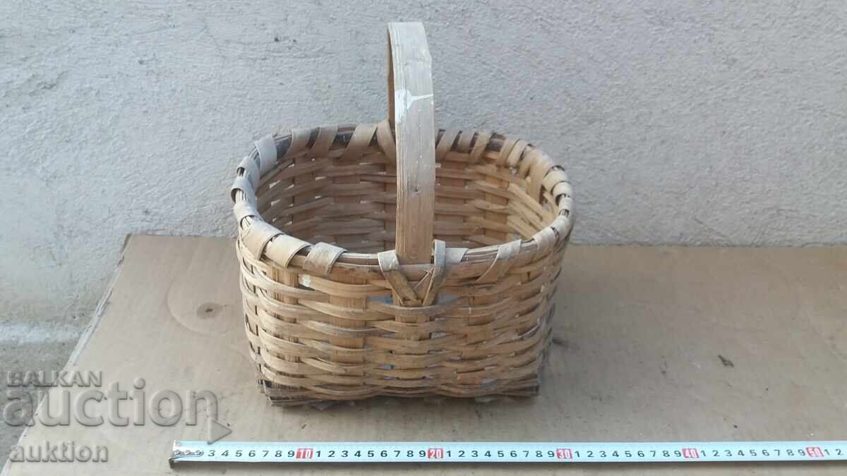 СТАРА ПЛЕТЕНА ДЪРВЕНА КОШНИЦА