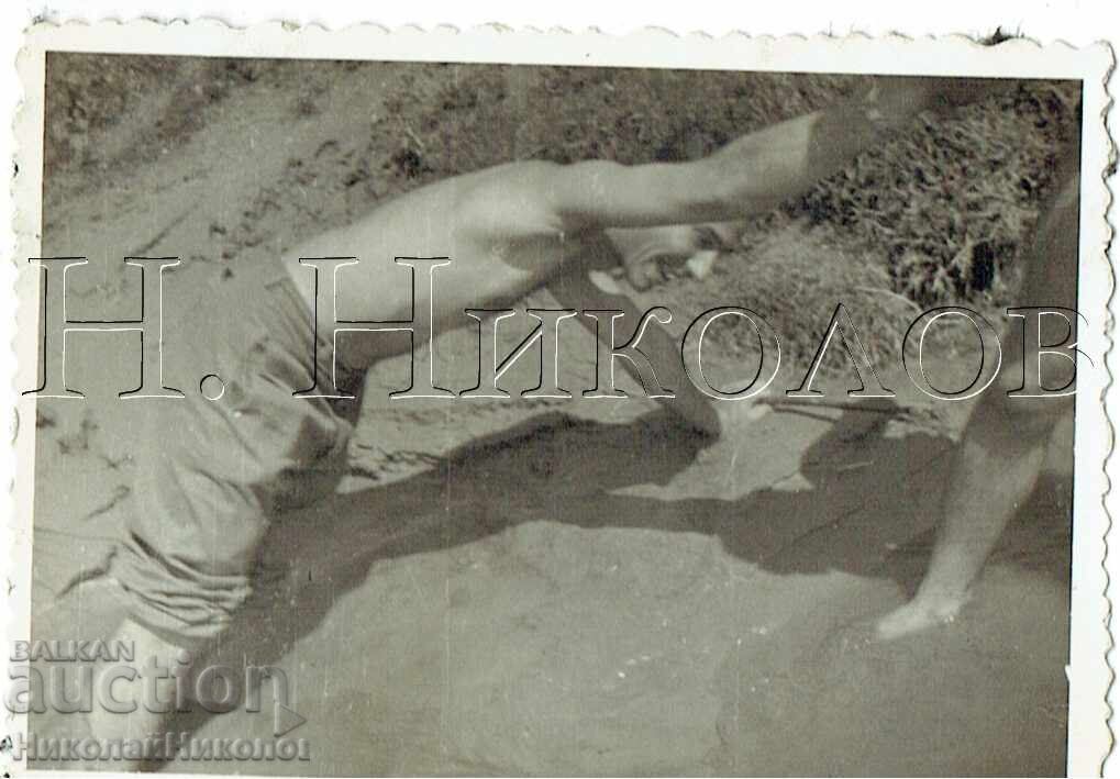 МАЛКА СТАРА СНИМКА ВОЕННИ ВОЙНИШКИ ЖИВОТ Е802