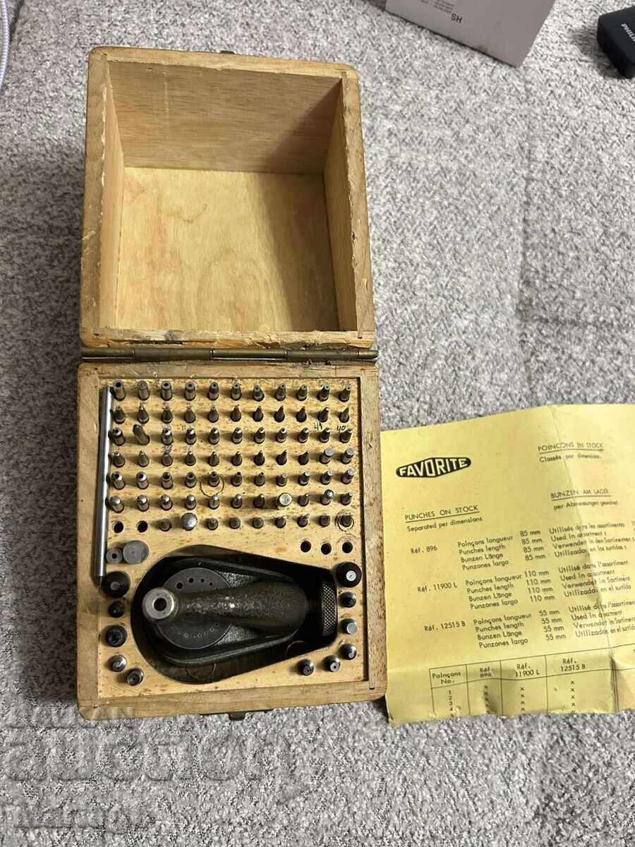 Watchmaker's junk with many parts Favorite Watchmaker's junk with many parts Favorite