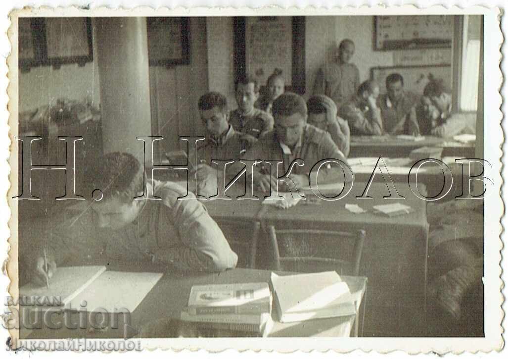 MICĂ POZĂ VECHE VIAȚA MILITARĂ DE SOLDAT E806