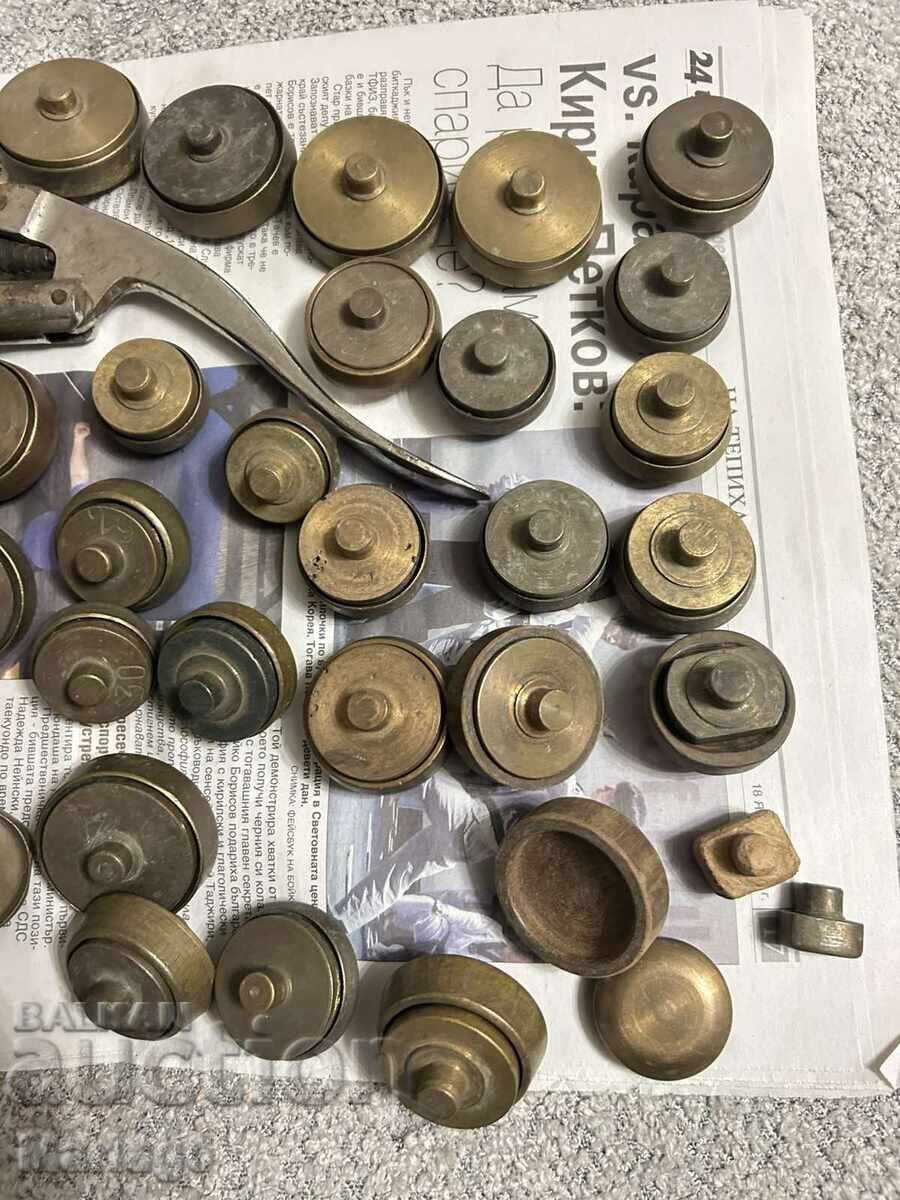 Δημοπρασία Δύο μηχανές για την κατασκευή κρυστάλλων ρολογιών έως 42mm