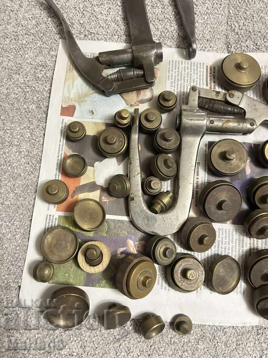 Livrarea Două mașini pentru fabricarea sticlelor de ceas până la 42mm