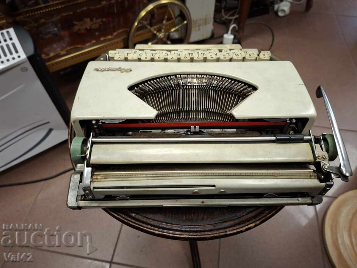 Mașină de scris Olympia, Germania de Vest - 5 Mașină de scris Olympia, Germania de Vest - 5