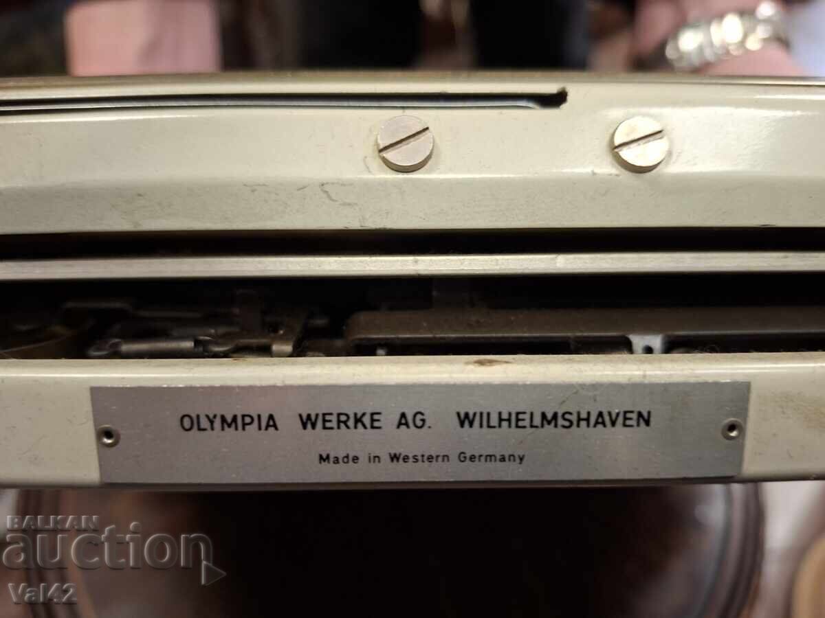 Mașină de scris Olympia, Germania de Vest - 6 Mașină de scris Olympia, Germania de Vest - 6
