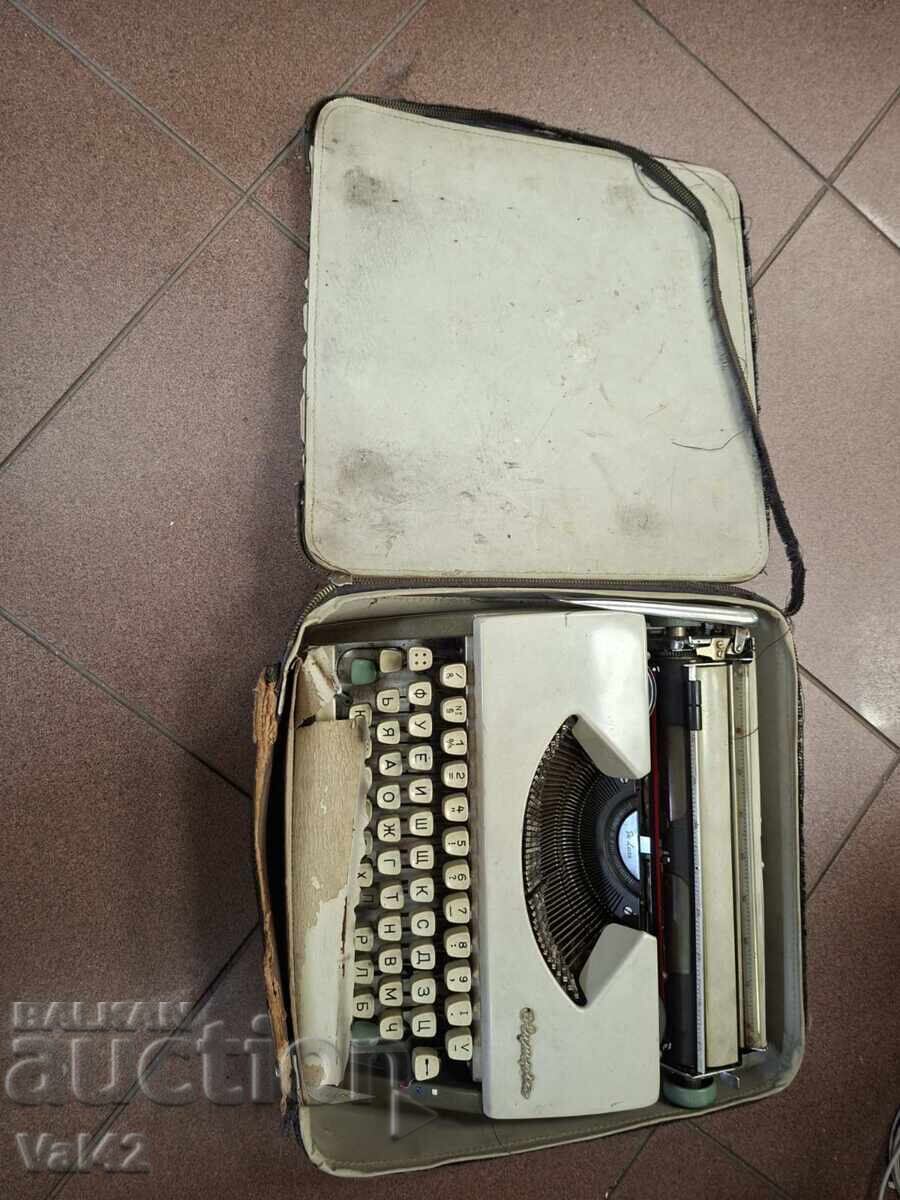 Mașină de scris Olympia, Germania de Vest Mașină de scris Olympia, Germania de Vest