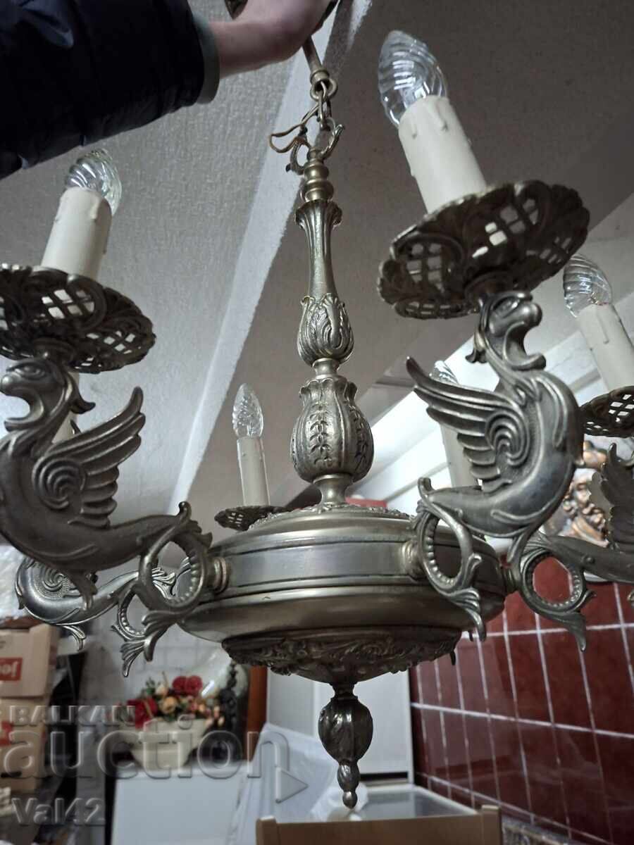 Δημοπρασία Χάλκινος πολυέλαιος με 6 φώτα Δημοπρασία Χάλκινος πολυέλαιος με 6 φώτα