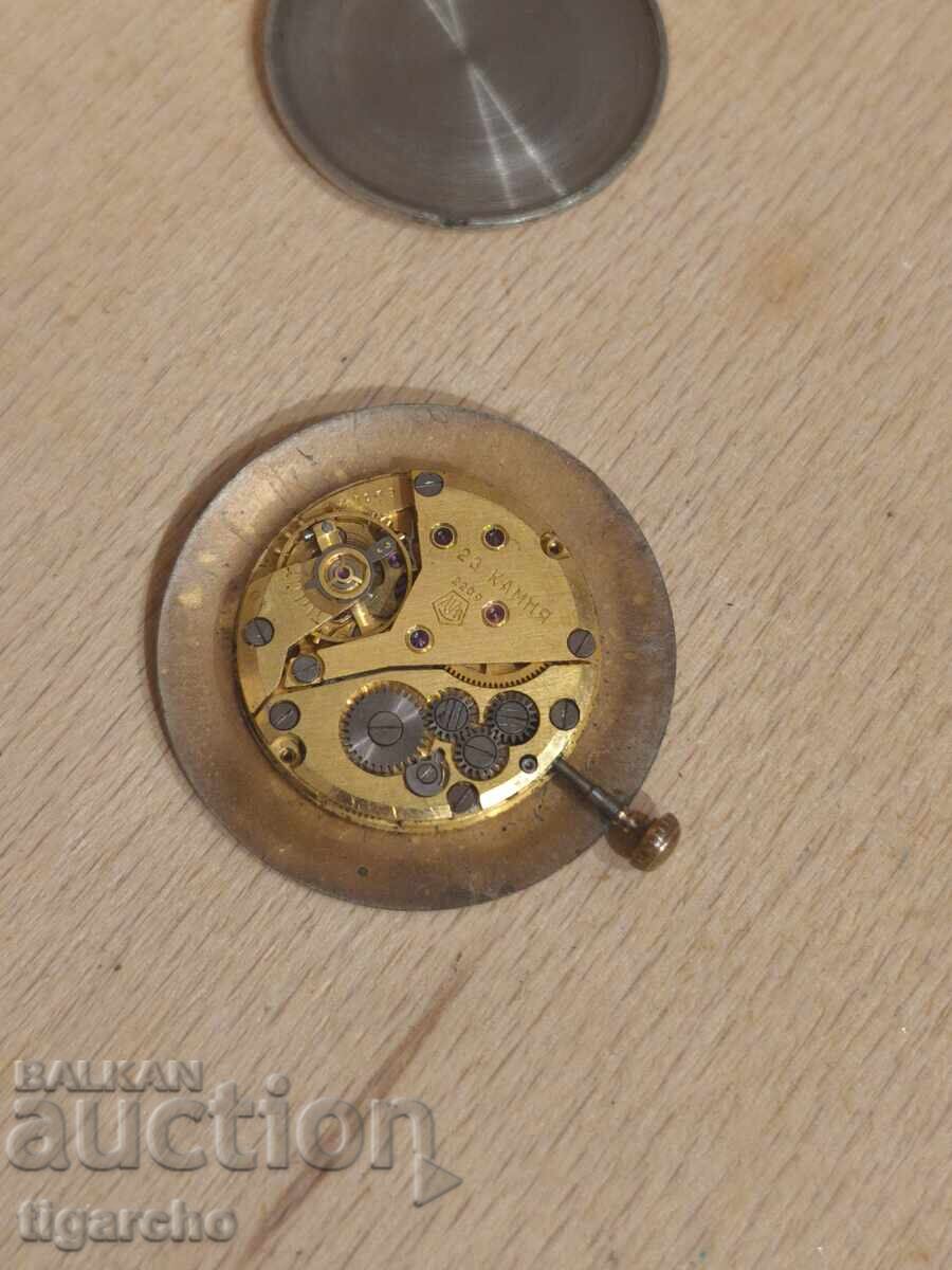 Доставка на Механизъм за часовник Луч