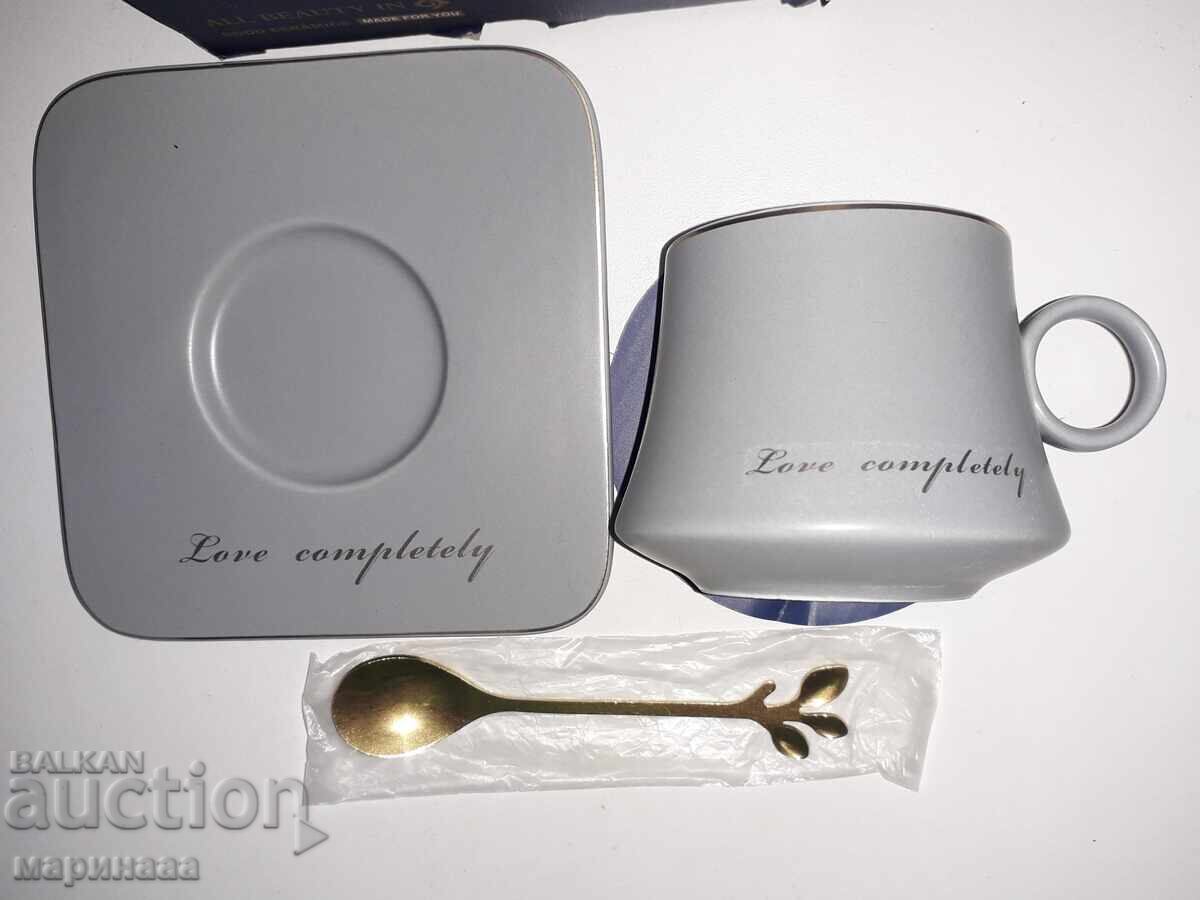 Аукцион КОМПЛЕКТ ЗА КАФЕ '' LOVE COMPLETELY''. ПОРЦЕЛАН