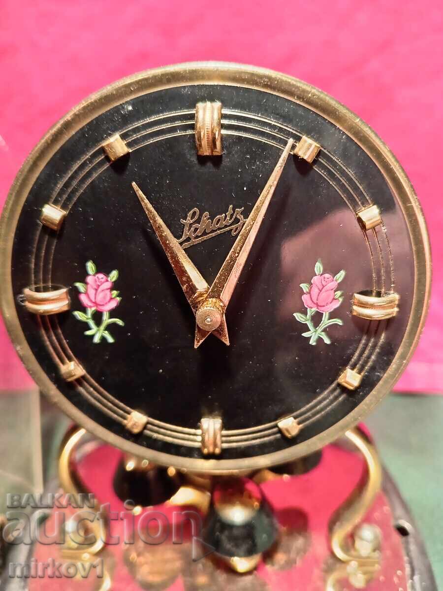 Доставка на Германски годишен часовник Schatz