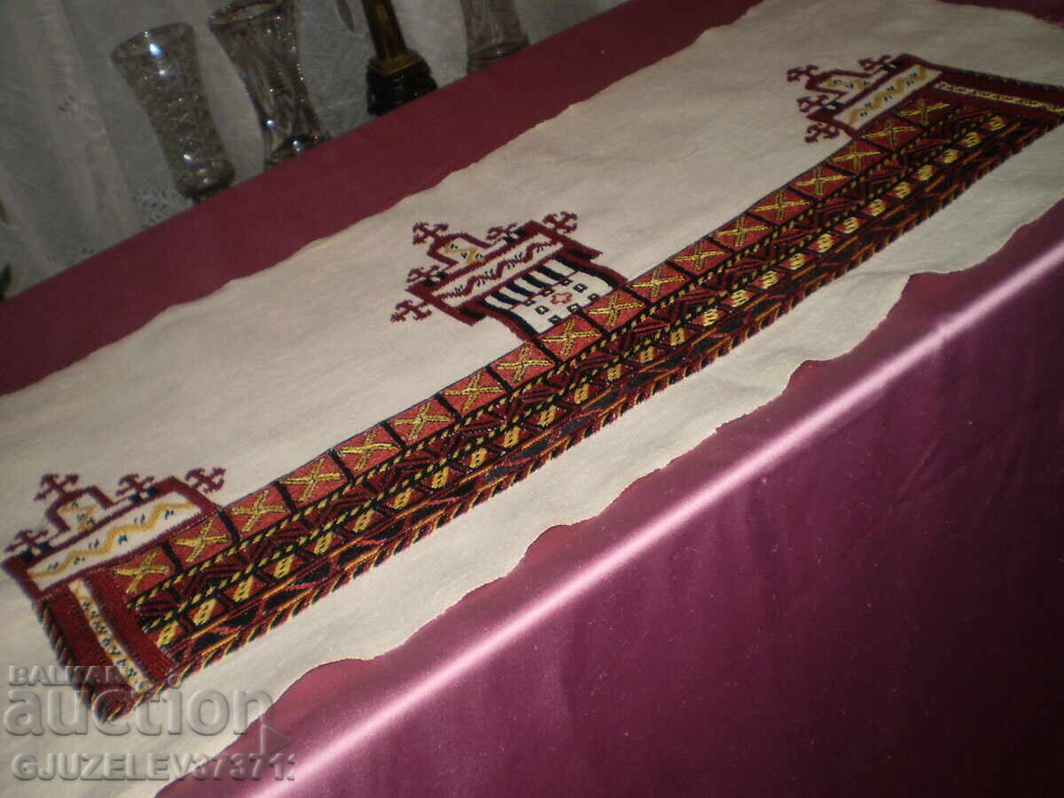 Αντίκα χειροποίητη κεντημένη κουρτίνα με κόκκινο κέντημα