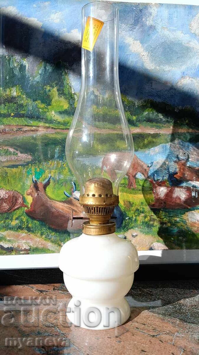 Lampă de gaz veche, din porțelan, bulgărească, din perioada socialistă (SOTSA) cu preț € 25.00 | 48.90 BGN Lampă de gaz veche, din porțelan, bulgărească, din perioada socialistă (SOTSA) cu preț € 25.00 | 48.90 BGN