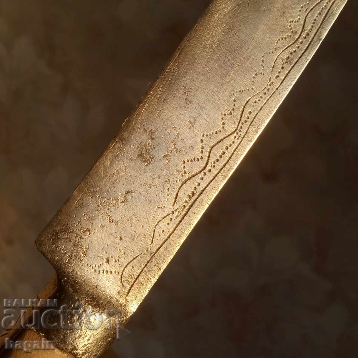 Аукцион Каракулак, овчарски нож, ятаган.