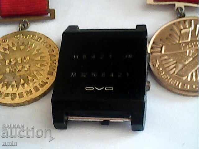 Ceas electronic 4 ore funcționează fără baterii 2 buc medalii