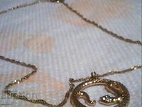 Frumos colier delicat, placat cu aur, cu model de zmeură