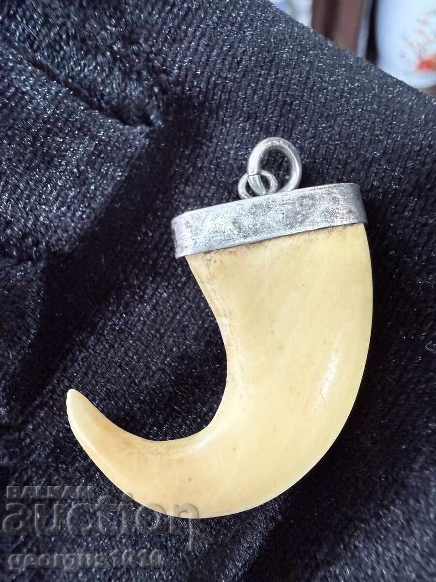 Violin made of bone with silver fittings No. 7834 Violin made of bone with silver fittings No. 7834