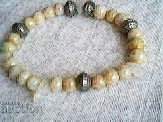 Livrarea 3 brățări frumoase din pietre naturale