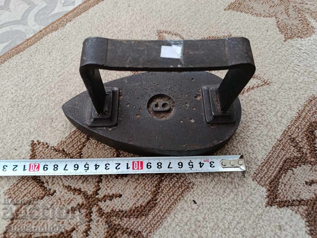 Old cast iron iron Old cast iron iron