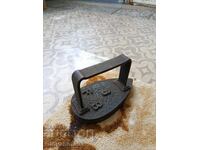 Стара ютия  Стара чугунена ютия