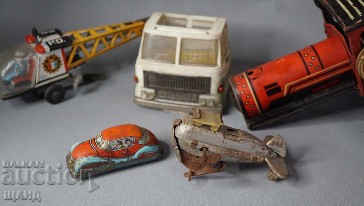 Auction  LOT OLD METAL TOYS FOR PARTS helicopter, roller, cabin