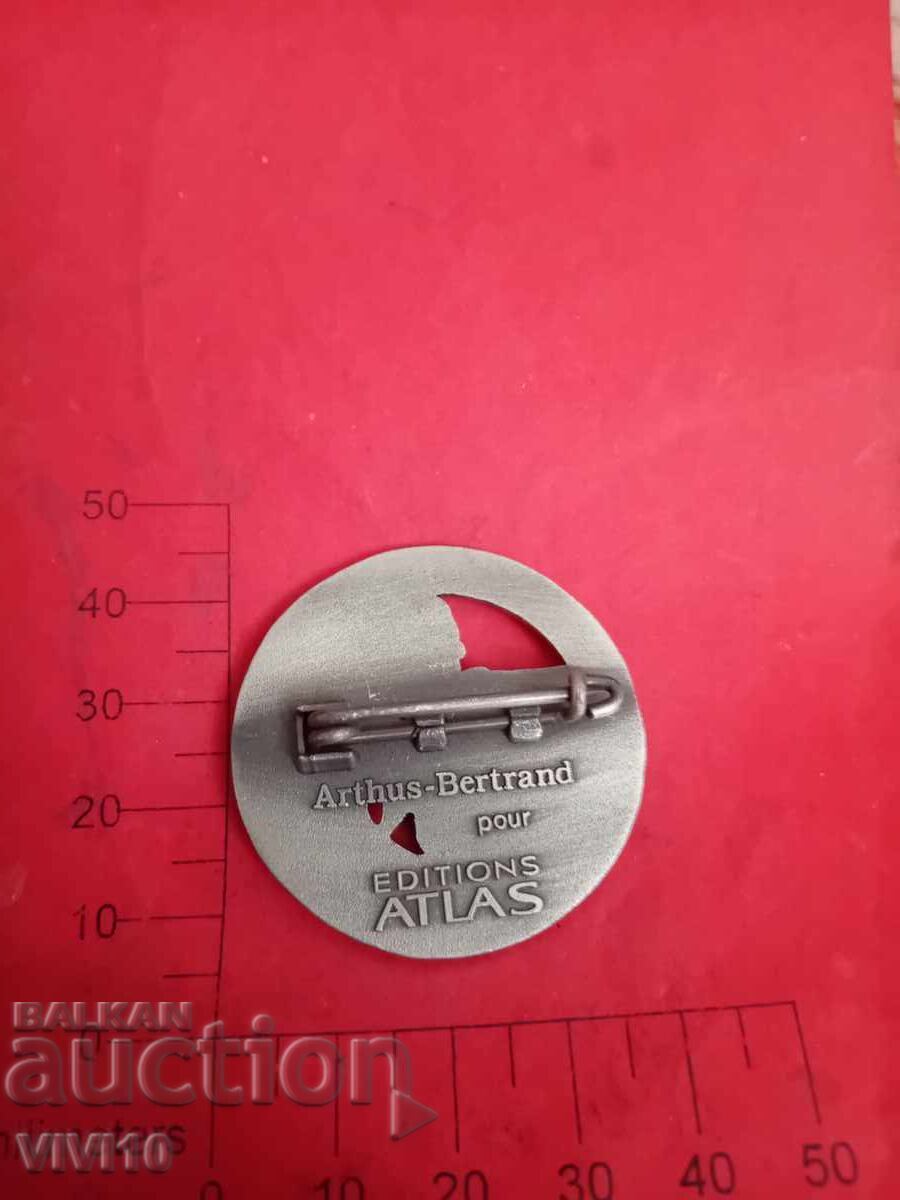 Insigna veche Franța cu preț € 20.00 | 39.12 BGN Insigna veche Franța cu preț € 20.00 | 39.12 BGN