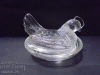 №*8435 Стара декоративна стъклена кутийка с капак