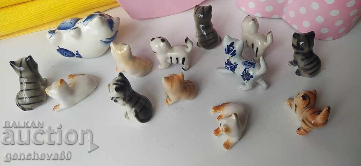 Livrarea LOT Colecție de 13 pisici din porțelan