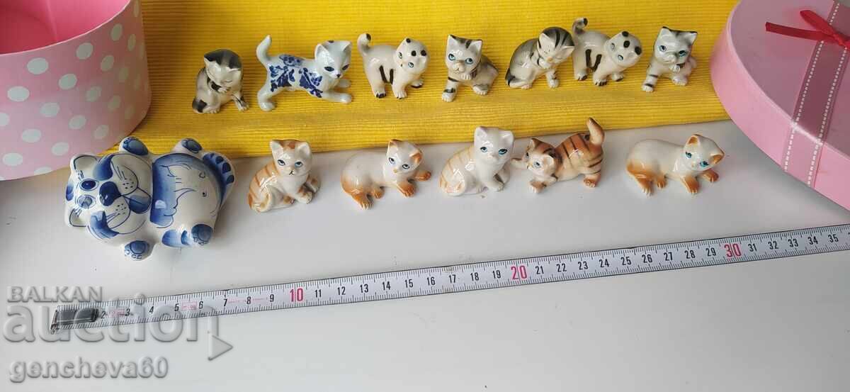 LOT Colecție de 13 pisici din porțelan