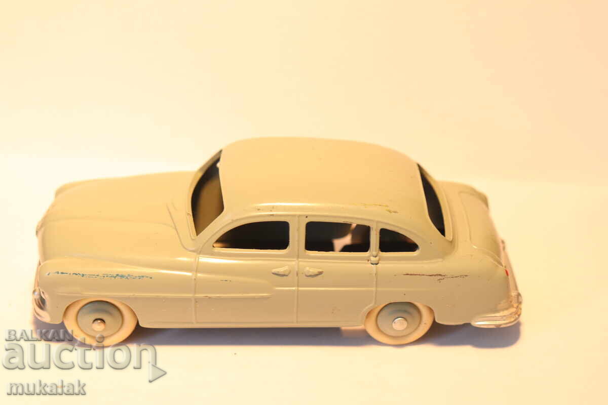 DINKY TOYS FORD VEDETTE MODEL COLIȚĂ cu preț € 15.00 | 29.34 BGN