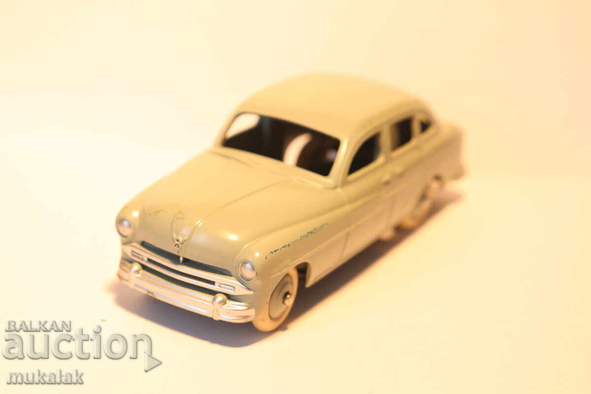 Licitație DINKY TOYS FORD VEDETTE MODEL COLIȚĂ