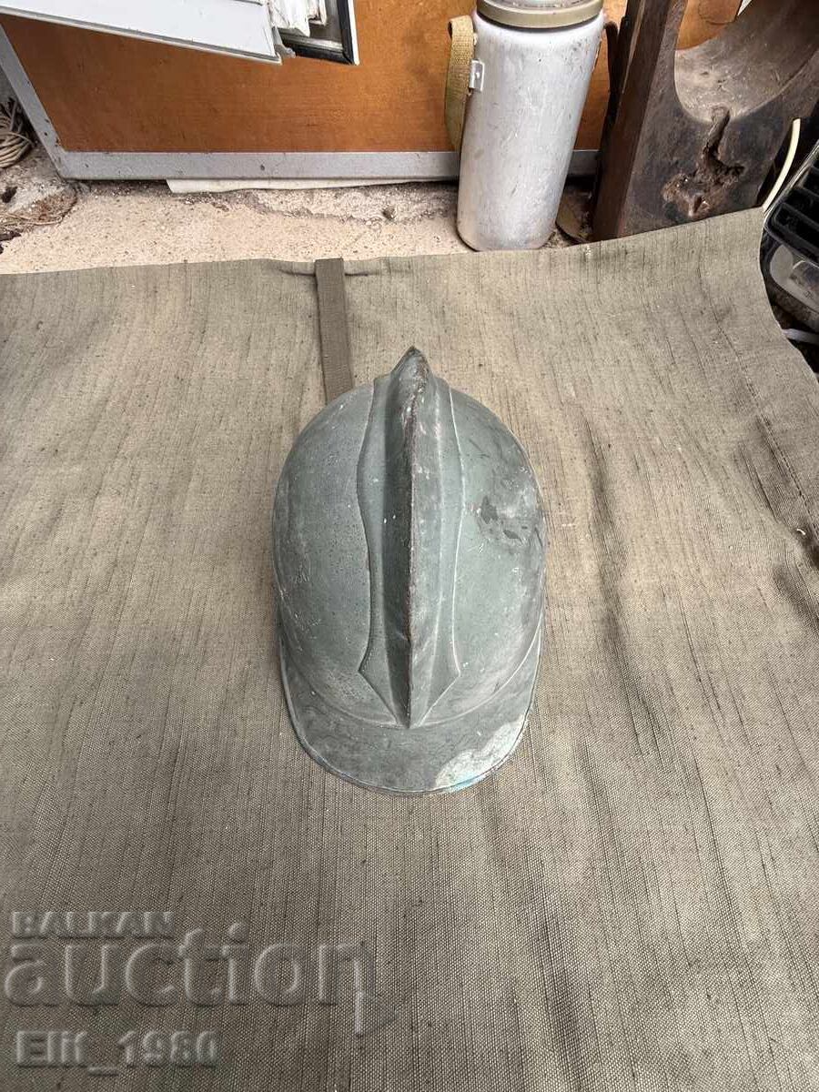 Auction Firefighter Helmet 1920-1930s Auction Firefighter Helmet 1920-1930s