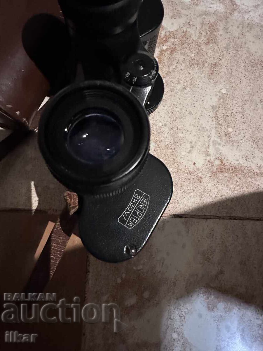 Παράδοση Καρλ Τσάις 8x30 GDR