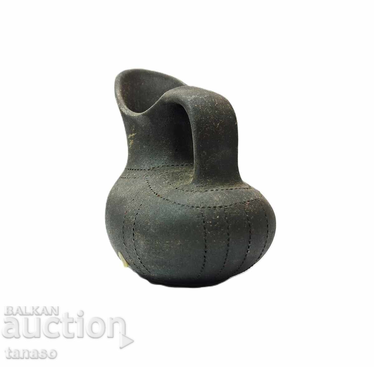 Παλιά κεραμική κανάτα Bucchero με τιμή € 10.00 | 19.56 BGN