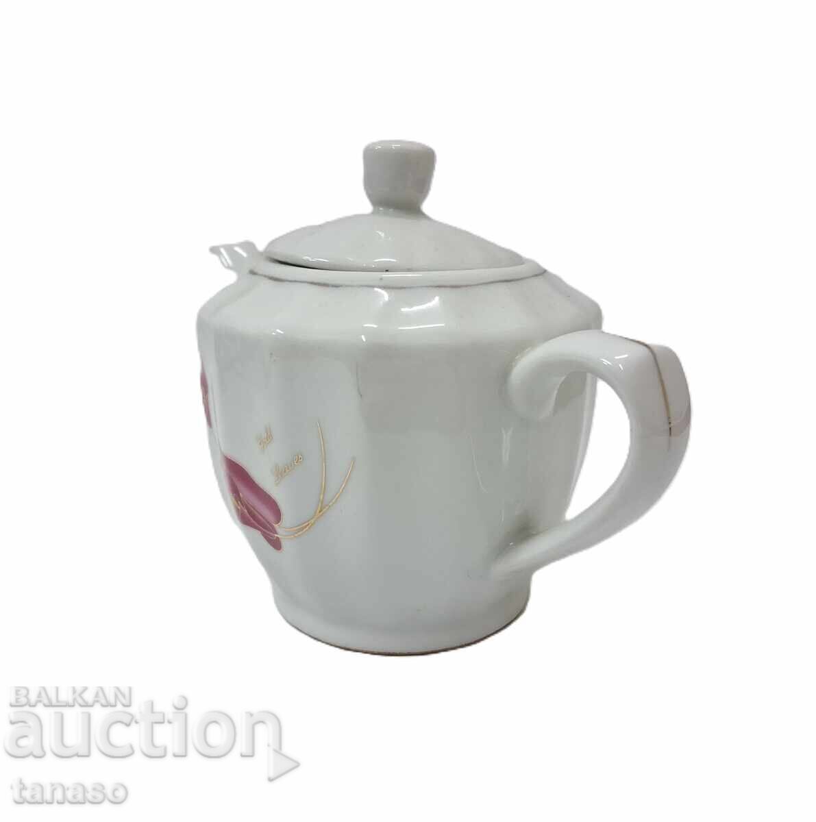 Auction  Small porcelain Chinese teapot for tea, coffee, milk